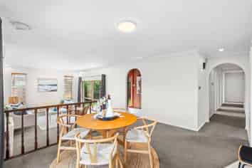 17 Yellowstone Crescent, Burwood