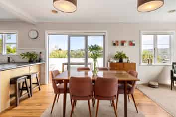 15 Pelorous Street, Paparangi