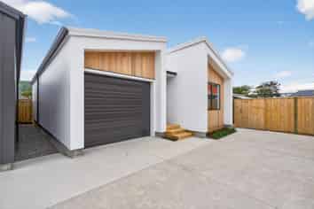 1105 High Street, Taita