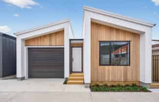 1105 High Street, Taita