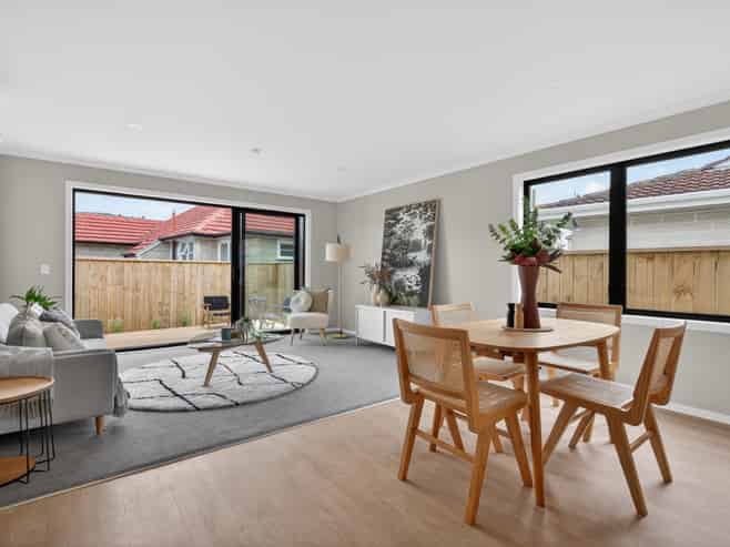 1105 High Street, Taita