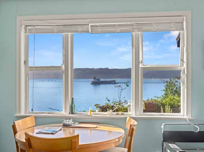 2 Rangiuru Road, Mahina Bay, Eastbourne