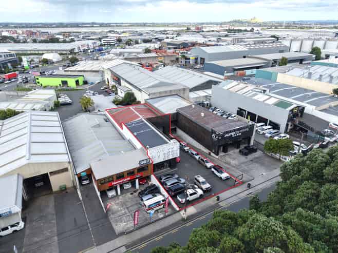 High-End Warehousing with Church St profile 