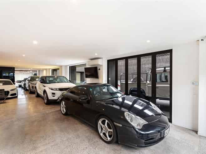 High-End Warehousing with Church St profile 