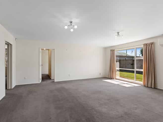 8 Russell Street, Darfield