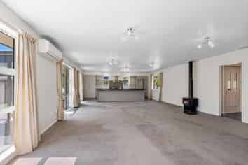 8 Russell Street, Darfield