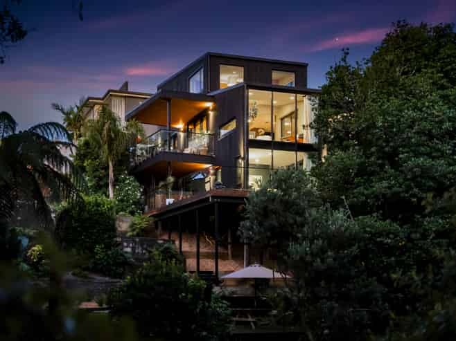 12A Baring Terrace, Strandon