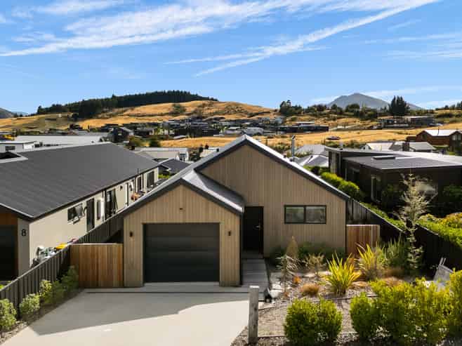 6 McNeil Crescent, Wanaka