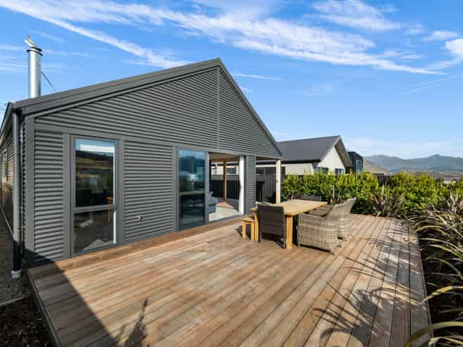 6 McNeil Crescent, Wanaka