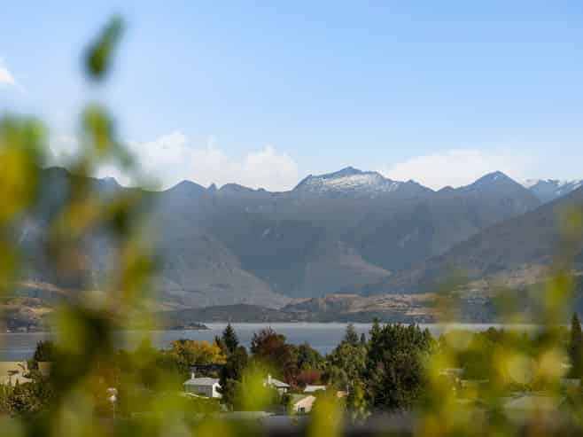 6 McNeil Crescent, Wanaka