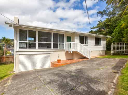 105 Parkvale Road, Karori