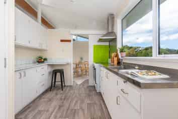 105 Parkvale Road, Karori