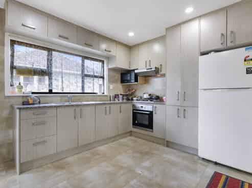 5 Lloyd Avenue, Papatoetoe