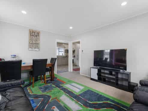 5 Lloyd Avenue, Papatoetoe