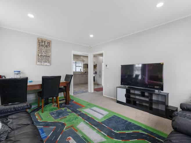 5 Lloyd Avenue, Papatoetoe