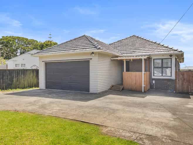 5 Lloyd Avenue, Papatoetoe