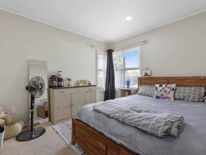 5 Lloyd Avenue, Papatoetoe