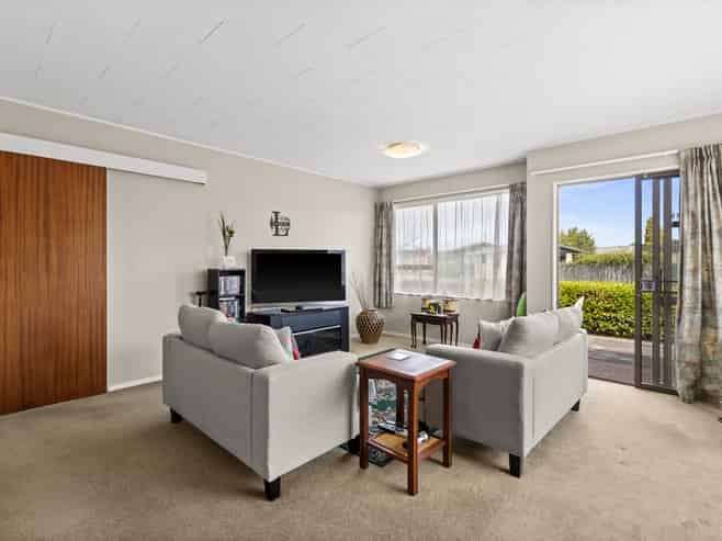 1/5 Somerset Place, Taradale