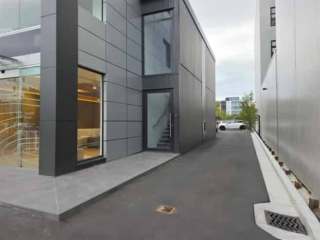 Office with Parking - Victoria Street