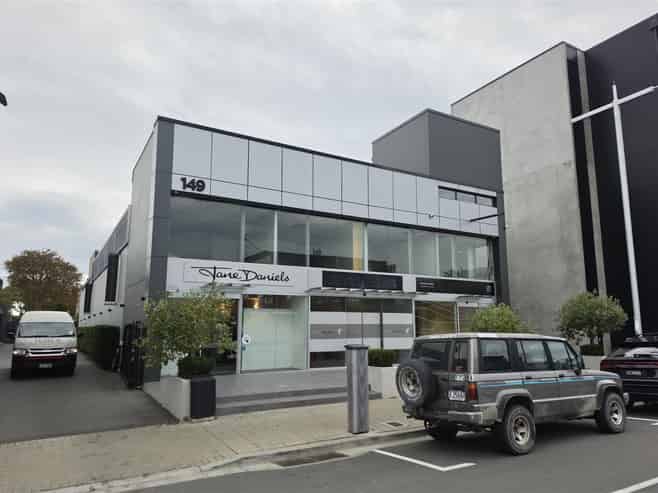 Office with Parking - Victoria Street