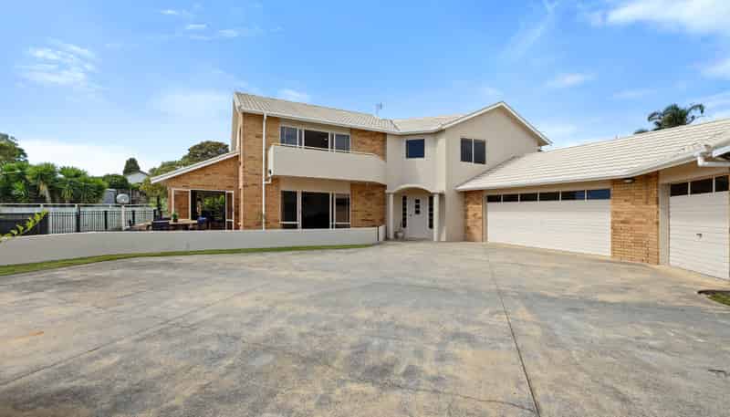 10A Shelter Grove, Frankleigh Park