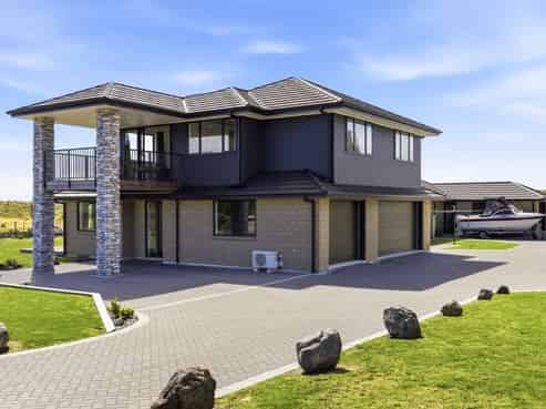 1 Glendas Way, Acacia Bay