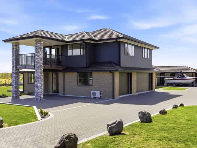 1 Glendas Way, Acacia Bay