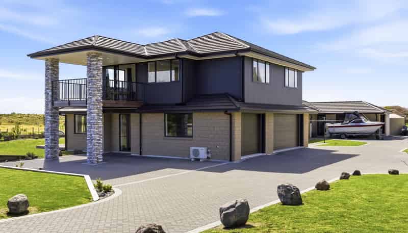 1 Glendas Way, Acacia Bay