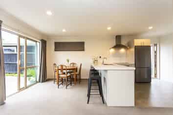 2/274  Burwood Road , Burwood