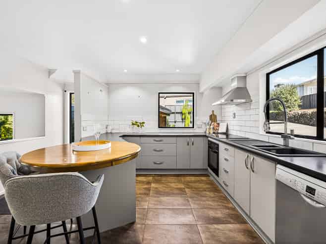 61A Jaemont Avenue, Te Atatu South