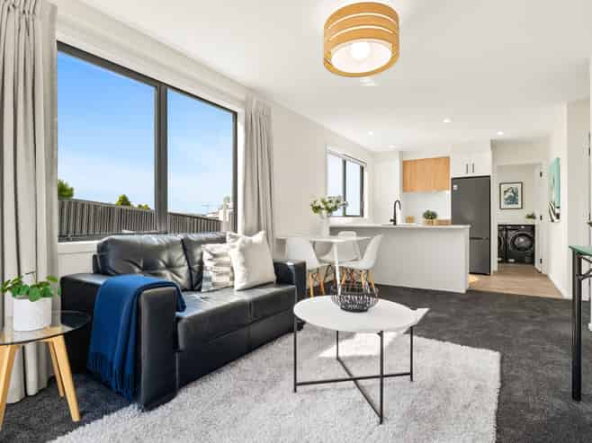 7 Parkside Avenue, Caversham