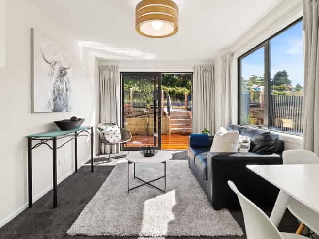 7 Parkside Avenue, Caversham