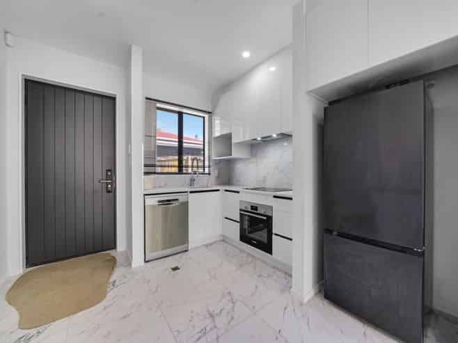 18B Addington Avenue, Manurewa