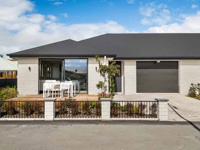 2A Park Street, Mosgiel