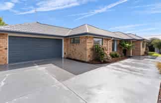 18 Mollymawk Place, Woolston