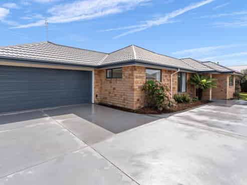 18 Mollymawk Place, Woolston