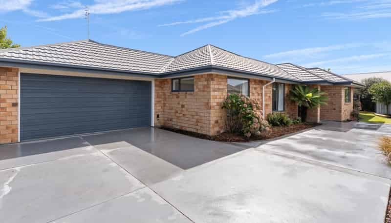 18 Mollymawk Place, Woolston