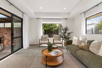 18 Mollymawk Place, Woolston