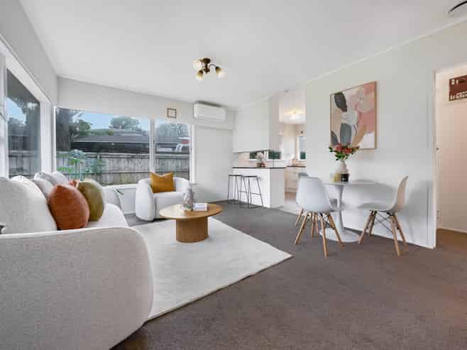 2/40 Cheval Drive, Totara Vale