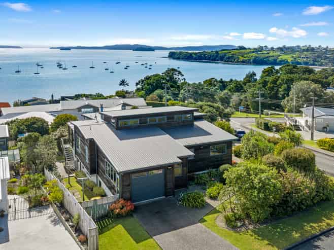 19 Alexander Road, Algies Bay