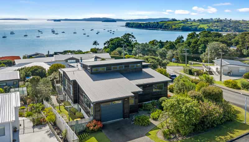 19 Alexander Road, Algies Bay