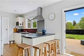 19 Pitcairn Crescent, Bryndwr