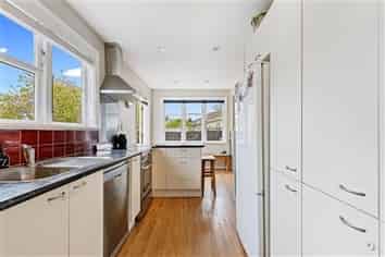 19 Pitcairn Crescent, Bryndwr