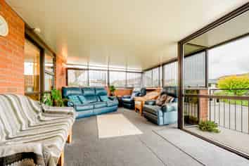 30 Stirling Place, Marchwiel