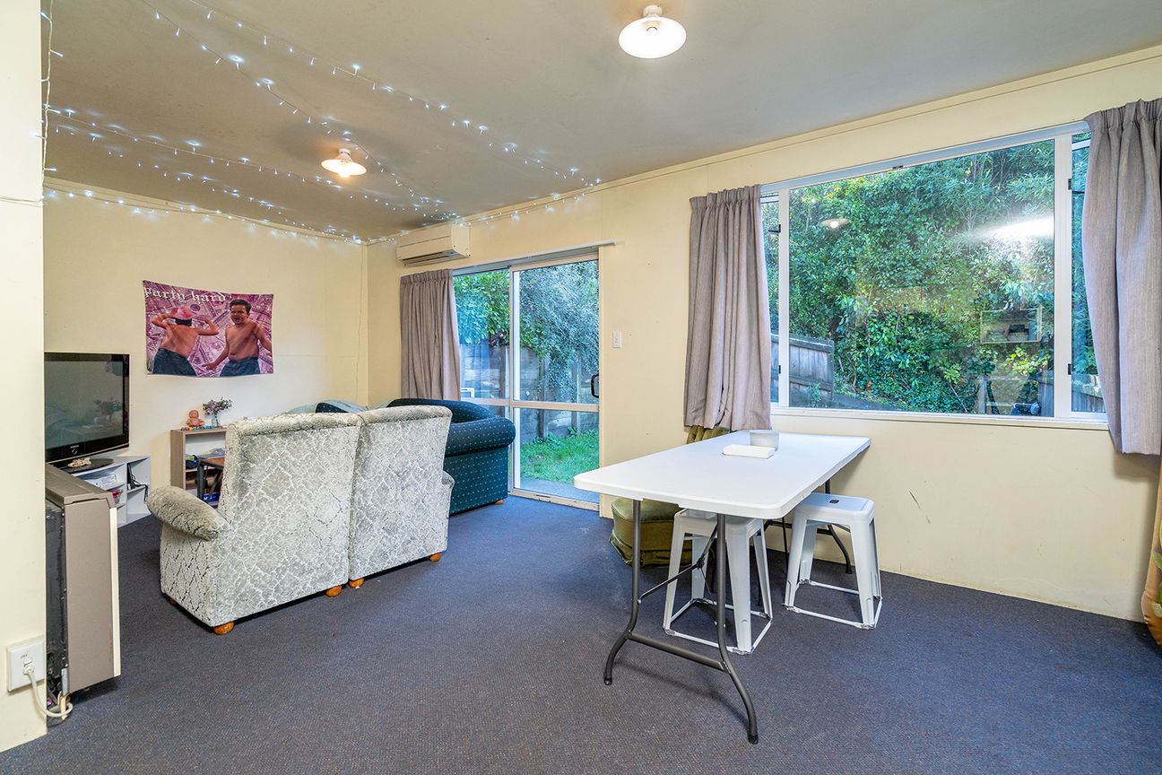 5-bedroom flat on Lovelock - Available Now - Widok 4