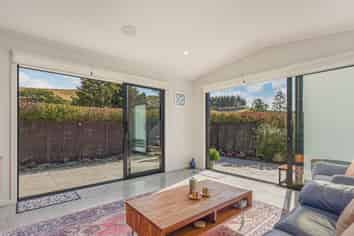 59 Sunningdale Drive, STOKE