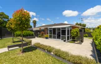 25A Cedar Grove, Matua