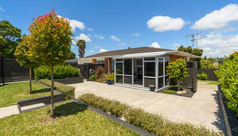 25A Cedar Grove, Matua