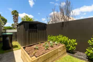 25A Cedar Grove, Matua