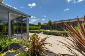 25A Cedar Grove, Matua